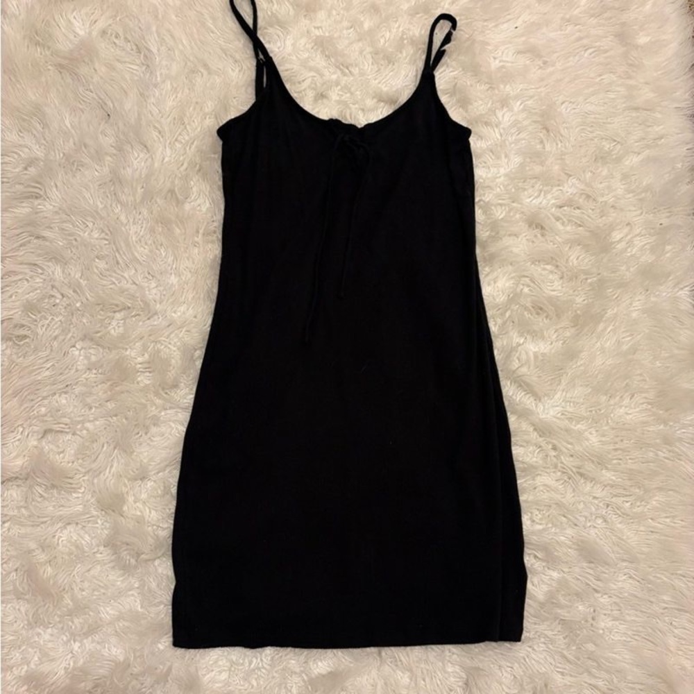 Black Sleeveless Dress